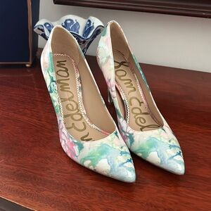 Never worn Sam Edelman pumps